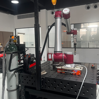 Station de soudage robotisée avec fixation rapide, installation facile pour le soudage de composants métalliques