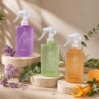 Flacon pulvérisateur triangulaire personnalisé de 300 ml, col de 24 mm, gâchette de 40 g pour parfum corporel, brume parfumée et emballage de soins personnels