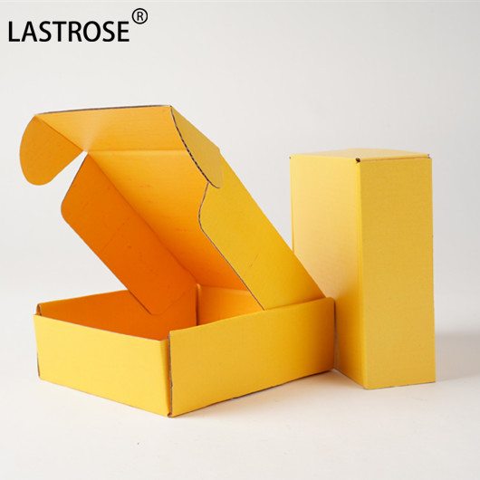 Boîte postale jaune