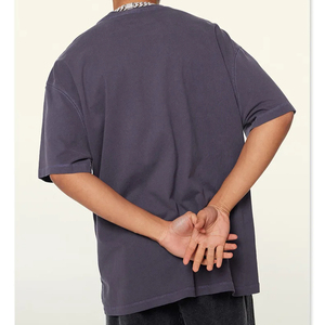 T-shirt da uomo in cotone a vestibilità larga retrò con <span class=keywords><strong>Look</strong></span> angosciato - Product Image 3