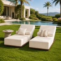 Chaise longue de luxe d'extérieur inclinable, chaise de plage moderne en bois massif, lit de piscine rembourré, transat de resort pour hôtel et patio