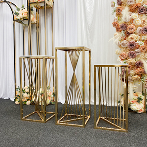 Soporte para Pastel Cuadrado Dorado Modelo Simpson 19, Mesa de Exhibición de Postres, Decoración para Fiestas y Banquetes de Estilo Europeo - Product Image 4