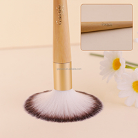 Échantillon Gratuit – Nouvelle Trousse Professionnelle de 4 Pinceaux de Maquillage Visage à Marque Blanche avec Poils Synthétiques, Manche en Bois, Éponge et Pochette pour Correcteur