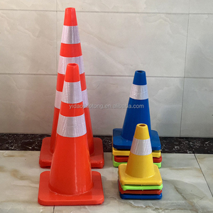 Toptan trafik yol güvenliği koni yansıtıcı ile 900mm siyah taban PVC turuncu trafik konisi - Product Image 3