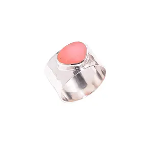 闪闪发光的粉色蛋白石宝石订婚戒指，适合女性和女孩925纯银珠宝批发供应商