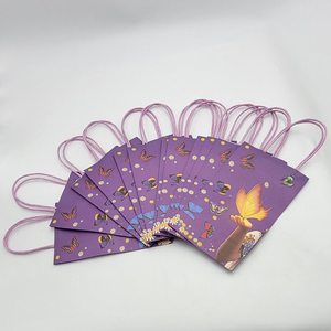 Diseño de marca personalizado 12 mariposa Kraft bolsas de regalo fiesta de cumpleaños Goodie Favor bolsas con asa compras ropa al por menor - Product Image 1