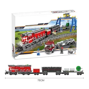 益智玩具东风5号柴油模型电动塑料大火车玩具积木机车带灯