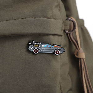 Broche <span class=keywords><strong>de</strong></span> voiture cool films <span class=keywords><strong>de</strong></span> science-<span class=keywords><strong>fiction</strong></span> personnalisés voiture émail broche revers badge dessin animé drôle cadeau pour les fans amis - Product Image 6