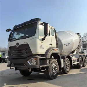 SINO Haohan 8x4 d'occasion Camion bétonnière grande capacité bonne qualité Camion bétonnière sol-ciment béton-transit à vendre