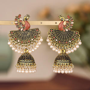 Boucles d'oreilles Jhumka géométriques rétro ethniques pour femmes, bijoux indiens, fleur dorée, pendentif en forme de cloche, boucles d'oreilles pendantes (KER825) - Product Image 3
