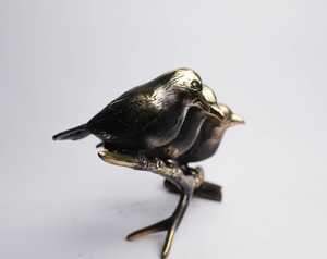Oiseaux antiques faits à la main assis sur une branche Sculpture sculptée objet solide décoratif intérieur extérieur et pièce maîtresse - Product Image 4