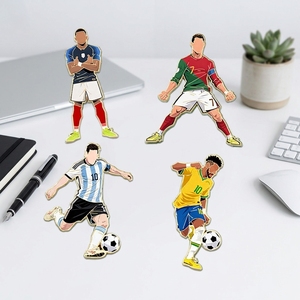 Badge et emblème en métal de collection, découpés et imprimés, sur le thème des superstars du football 2026 : <span class=keywords><strong>Kylian</strong></span> Mbappé et Cristiano Ronaldo - Product Image 3