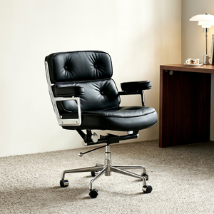 Fauteuil de direction inclinable à dossier haut, chaise de bureau en cuir avec fonction inclinaison et repose-pieds pour bureau à domicile 135 °   Chaise de bureau ergonomique inclinable - Product Image 1