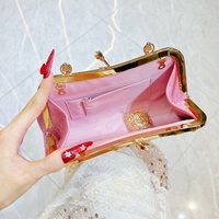 Nouveau Sac de Soirée Chic et Élégant Pierist, Orné de Diamants, Sac à Bandoulière Unique, Portable, Forme Trapèze, Idéal pour Robe Cheongsam