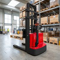 Chariot élévateur semi-électrique compact à mât bi-étagé, type straddle, avec batterie au lithium fer phosphate, pour palettes industrielles