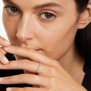 แหวนมอสซาไนต์ทรงอินฟินิตี้ เงินแท้ 925 ดีไซน์หรูหราสำหรับเจ้าสาว ปรับแต่งได้ เหมาะสำหรับงานหมั้น งานแต่งงาน ของขวัญ และสวมใส่ในชีวิตประจำวัน - Product Image 3