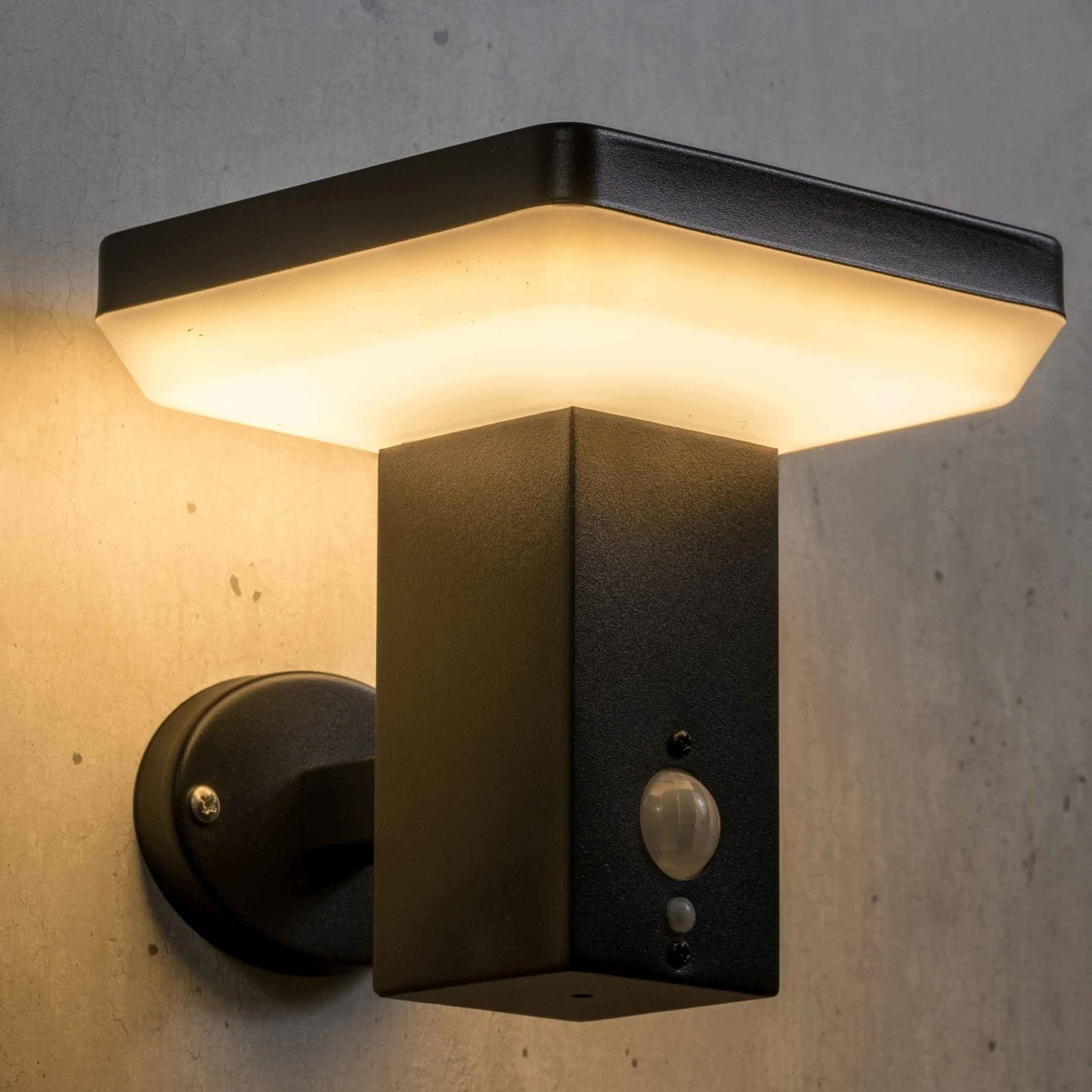Modern Stainless Steel Ip44 Motion Sensor Led Outside Lamp Outdoor Wall Solar Garden Lights
