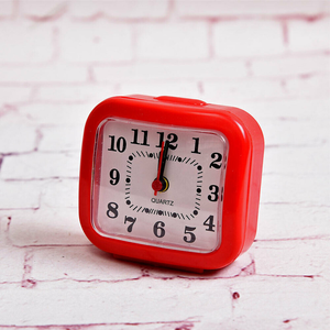 Prix <span class=keywords><strong>pas</strong></span> <span class=keywords><strong>cher</strong></span> Réveil Mini Carré <span class=keywords><strong>Chevet</strong></span> Silencieux Balayage Étudiant Réveil Non Ticking Bruit LED Snooze Lumière Décor - Product Image 3