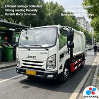 Camion de ramassage des déchets à chargement arrière avec matériaux en nylon résistants à l'usure pour les zones résidentielles, les bureaux, les entreprises minières