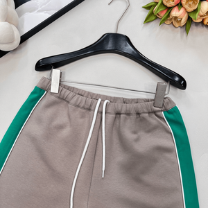 Pantalones cortos informales con cordón en la cintura para mujer, pantalones deportivos de verano con cintura elástica y rayas laterales - Product Image 4