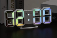 Grande horloge murale numérique multicolore à LED 3D Luminosité réglable Réveil de table/bureau coloré pour chambre à coucher salon