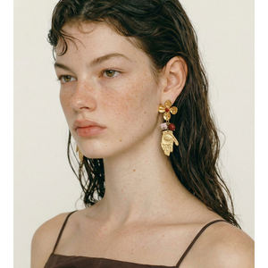 Boucles <span class=keywords><strong>d</strong></span>'oreilles pendantes en forme de main en acier inoxydable de style métallique JINYOU 2282, accessoires en perles de céramique - Product Image 4