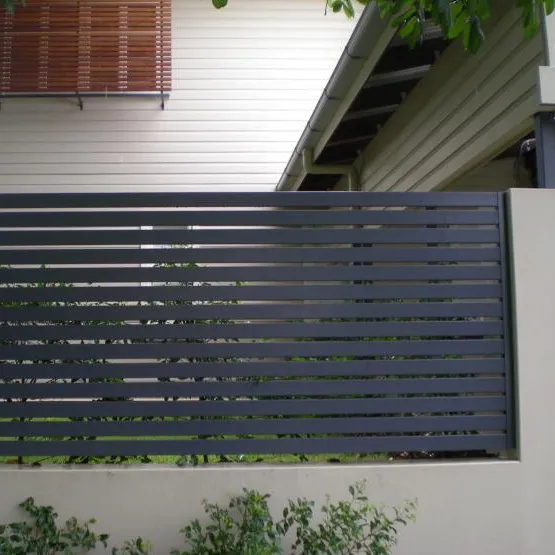 Özelleştirilmiş siyah renkli alüminyum çıta kaynaklı çit