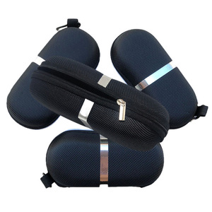 Estuche para gafas de sol en forma de U, negro con cremallera plateada, bolsa de almacenamiento para gafas, material de tela, primavera 2021 - Product Image 2