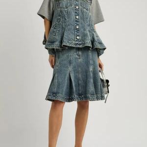 เสื้อฮู้ดผู้หญิงแบบเรียบง่ายสำหรับฤดูร้อน คอกลม ทรงหลวม พิมพ์ลาย แขนสั้น แมทช์ได้กับทุกชุด - Product Image 2