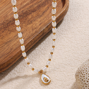 Collier pendentif en perle d'eau douce, forme irrégulière blanche, plaqué or 18 carats, acier inoxydable, bijoux pour femmes à porter au quotidien - Product Image 3