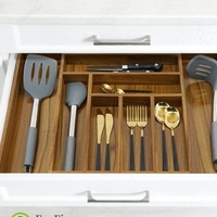 Organisateur de tiroir en bois d'acacia à 8 compartiments pour couverts et ustensiles de cuisine avec séparateurs rainurés, plateau de rangement gain de place pour la cuisine