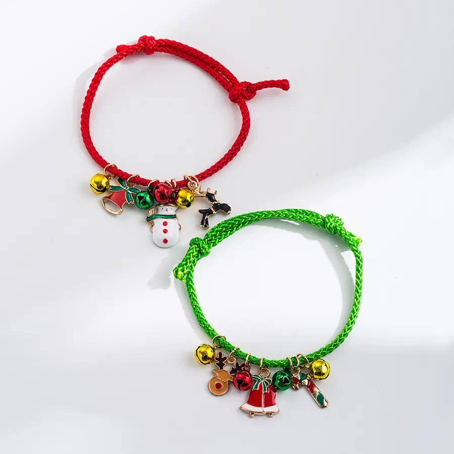 Paire faite à la main macramé rouge vert corde tissé réglable tressé Bracelet de Noël avec père noël bonhomme de neige cloche goutte d'huile pendentif