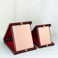 Plaque de certificat en bois rouge vierge avec plaque dorée, argentée, bronze ou noire MH-FJ0126