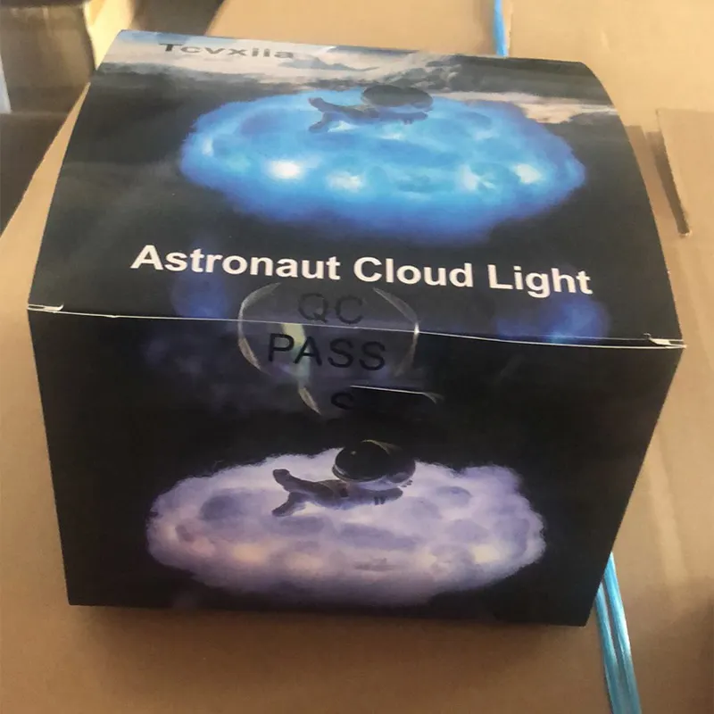 מתנה יצירתית לילדים שרף אסטרונאוט קישוט אור ענן לבן שלט רחוק USB אור לילה