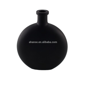 Chai Rượu <span class=keywords><strong>Vodka</strong></span> Tinh Thần Hữu Cơ Siêu Nguyên Chất Màu Đen Tùy Chỉnh Logo Cao Cấp Mờ 250Ml 500Ml Chai Thủy Tinh Dầu Ô Liu Có Nút Chai - Product Image 5