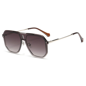 Nuevas gafas de sol con montura cuadrada para hombre, protección UV400, montura de PC, lentes de nailon, estilo para conducir al aire libre, diseño moderno - Product Image 3