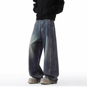 Pantalones Cargo Americanos Retro Desgastados con Múltiples Bolsillos y Parches para Hombre, de Pierna Recta Holgada, Estilo Casual y Urbano - Product Image 2