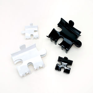 กิ๊บติดผมดีไซน์น่ารักแบบโปร่ง ทรงจิ๊กซอว์ สีขาวดำ ทำจากอะซิเตท คุณภาพสูง ขายส่ง รับทำตามสั่ง สำหรับทุกเพศ - Product Image 1