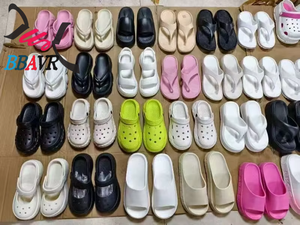 Sandales décontractées pour femmes et hommes, style dessin animé, avec dessus en PU, semelle intermédiaire en TPR, semelle extérieure en PVC, toutes saisons, vente en gros - Product Image 4
