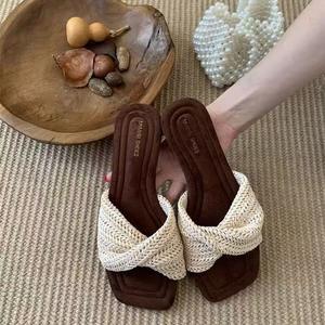 Tongs antidérapantes respirantes en tricot, confortables pour les plages sablonneuses et les loisirs en bord de mer, à semelle plate et bout carré - Product Image 5