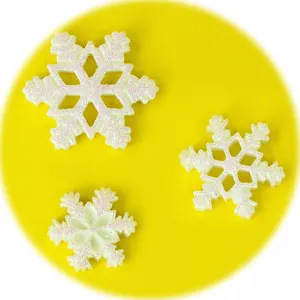 Christmas Theme Glitter Snowflake Resin Cabochon Flatback For DIY Scrapbooking Crafts Jewelry Pendant