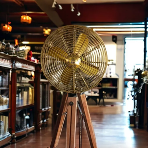 Ventilador de torre de piso hecho a mano marrón con soporte de madera ajustable Control mecánico Refrigeración de cuatro velocidades de viento para hoteles - Product Image 1