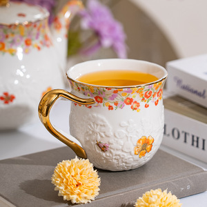 แก้วเซรามิคลายดอกไม้พร้อมลายผีเสื้อ - แก้วกาแฟลายชนบทขอบทองลายนูน - Product Image 2