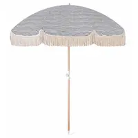 مظلات شمس فاخرة للبيع بالجملة ، مظلة شاطئ خشبية من القماش والقطن مصنعة حسب الطلب زهيدة الثمن للخروج بمظلة شاطئ مع شرابات