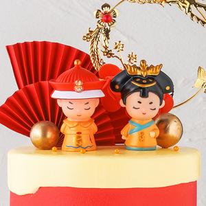 Chinese Style Emperor And Empress PVC Cake Toppers For Birthday Decorations Round Shape - Product Image 1
