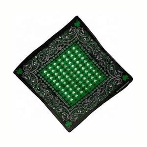 Écharpe en coton personnalisable et carré bandana pour le visage imprimé avec logo personnalisé pour le sport - Product Image 2