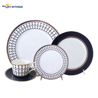 Ensemble de dîner de mariage direct de l'usine ensemble de vaisselle en porcelaine d'os fin de Offre Spéciale design de marque classique bleue ensemble d'assiettes de banquet