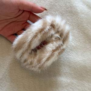 Pinces à cheveux pour femmes européennes et américaines, 10 cm, imprimé léopard, carrées creuses, en acrylique, rectangulaires, Haarklammer - Product Image 4