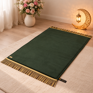 Tapis de prière islamique vert XL, surface moelleuse, base synthétique antidérapante, franges dorées, fabriqué à la machine, lavable, poils courts, confort premium - Product Image 4