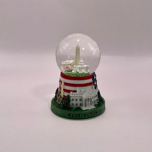 Adorno de Resina Personalizado al por Mayor, Bola de Cristal con Agua, para Regalo, Recuerdo Navideño - Product Image 5